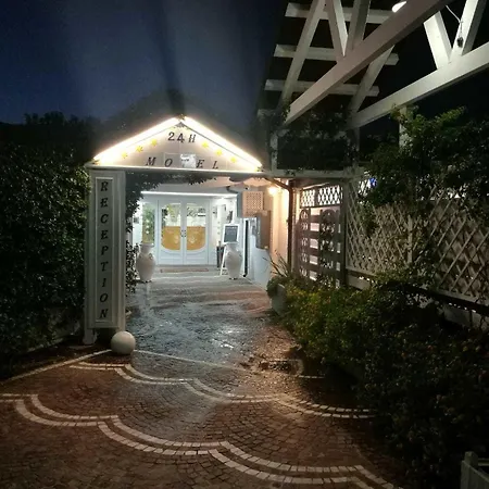 24h מלון 3*