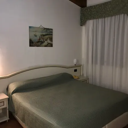 24h Hotel 3*